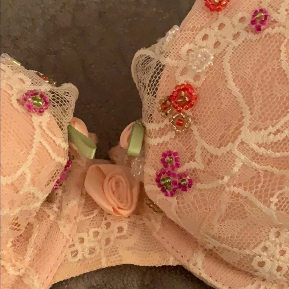 Victoria Secret Bra - Picture 2 of 4